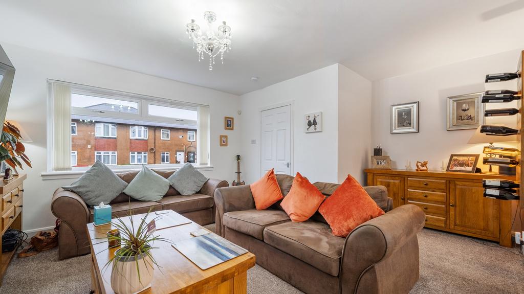 Tweedsmuir Road, Cardonald, Glasgow, G52 2RY 3 bed semidetached house for sale £199,000