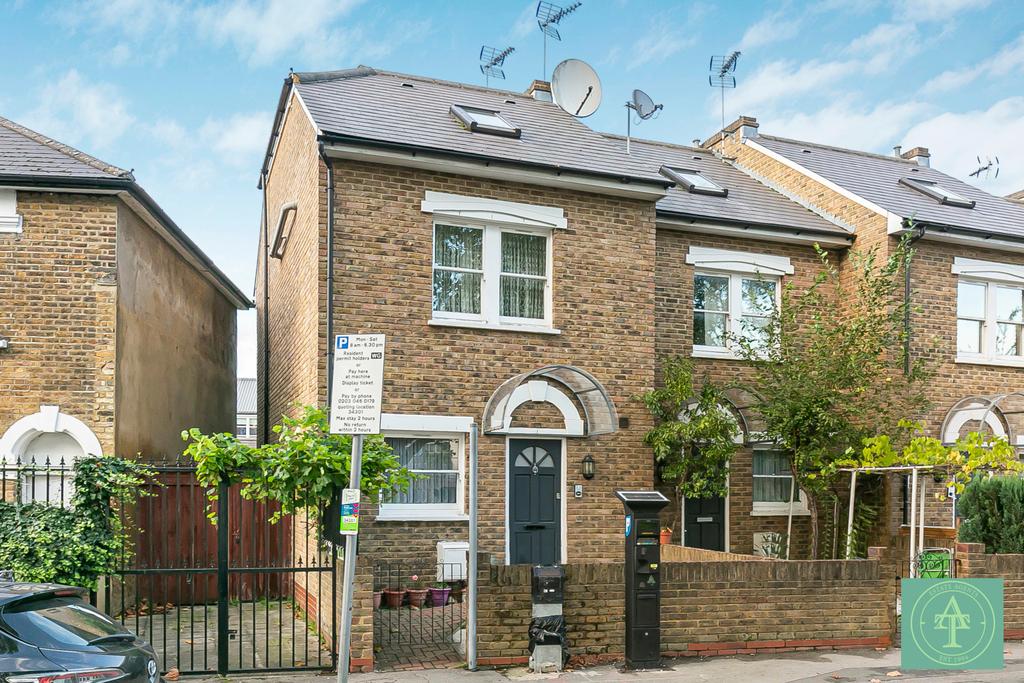 Three Bedroom End Terraced House