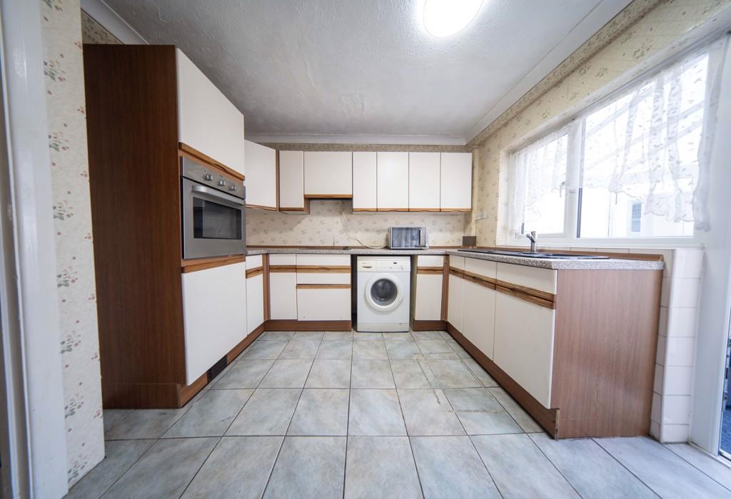 Bradleigh Avenue, Grays, Essex 1 bed in a flat share £950 pcm (£219 pw)