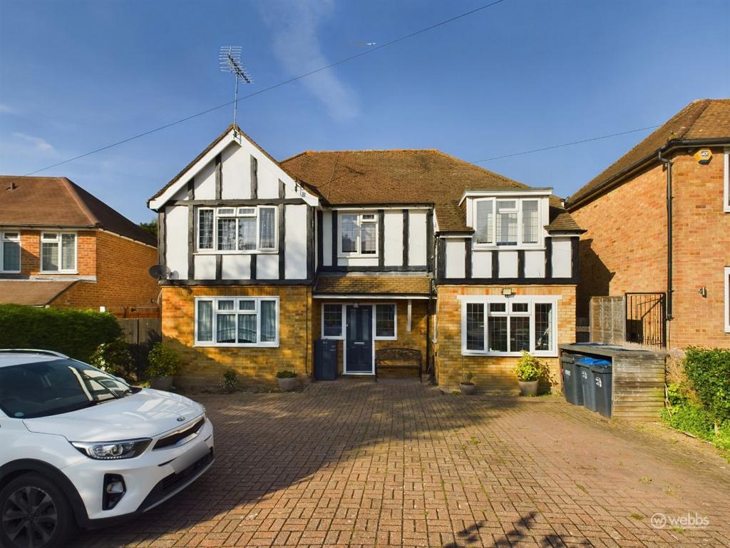 The Ruffetts, South Croydon 5 bed detached house £850,000