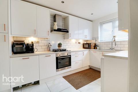 175 Milwards, Harlow, CM19 4SH