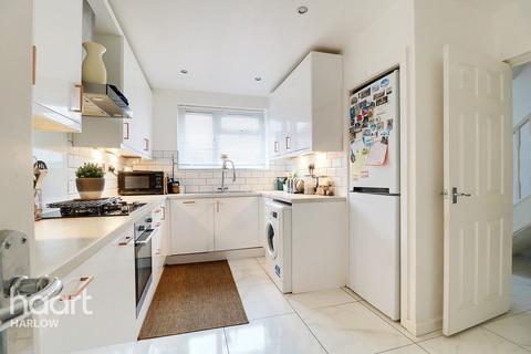 175 Milwards, Harlow, CM19 4SH