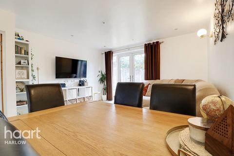 175 Milwards, Harlow, CM19 4SH