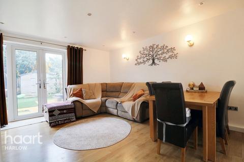 175 Milwards, Harlow, CM19 4SH
