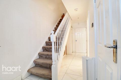 175 Milwards, Harlow, CM19 4SH