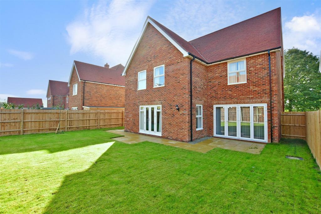 Old Ashford Road, Lenham, Maidstone, Kent 4 bed detached house for sale