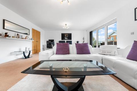 2 bedroom apartment for sale, Sorrento House, Ezel Court, Century Wharf, Cardiff