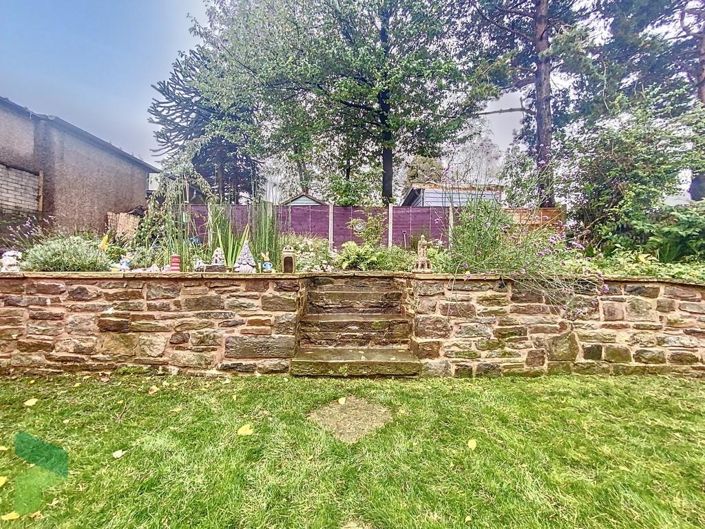 Garden wall and steps