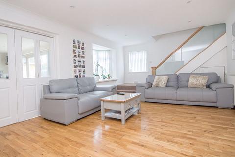 4 bedroom end of terrace house for sale, Calmore