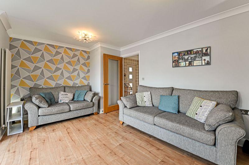 Samuel Mortimer Close, Fareham PO15 3 bed semidetached house £390,000