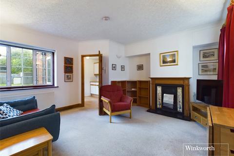 2 bedroom ground floor flat for sale, Roe Lane, London NW9