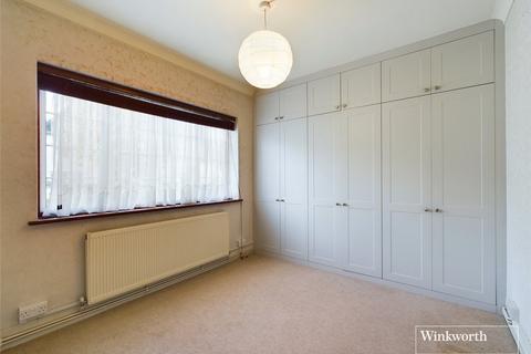 2 bedroom ground floor flat for sale, Roe Lane, London NW9