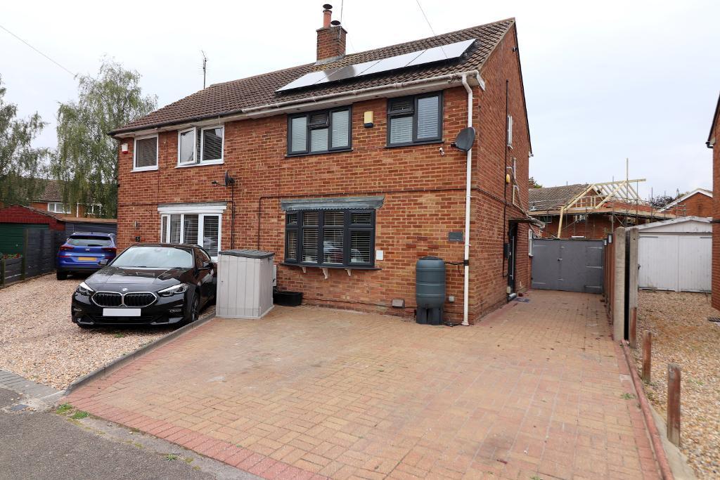 Barton Le Clay MK45 3 bed semidetached house for sale £415,000