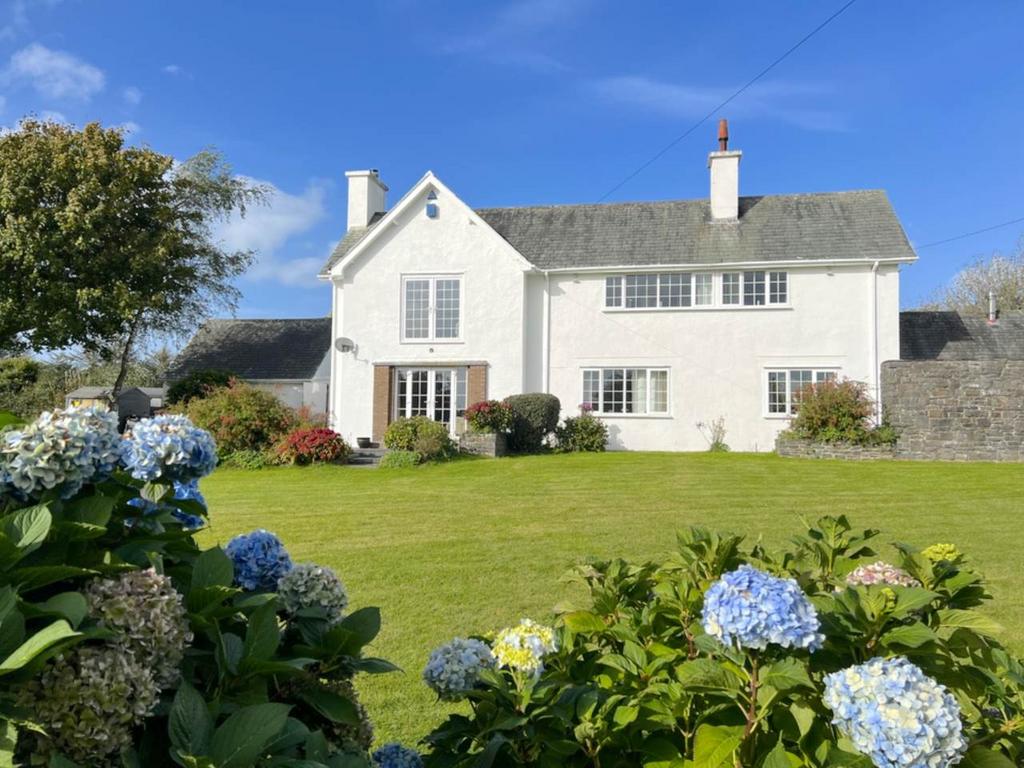 Y Ty Gwyn, Brynhendre, Waunfawr, Aberystwyth 4 bed house for sale £