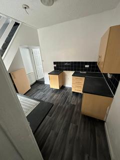 2 bedroom terraced house to rent - Clive Vale, Estcourt Street, Hull