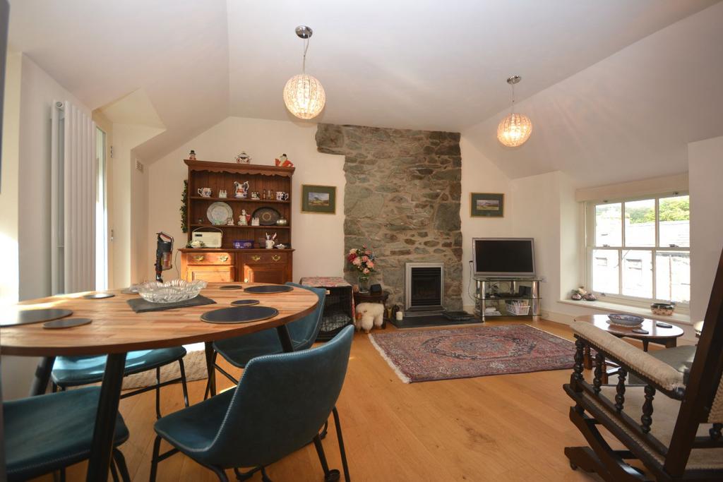 Yr Efail, Upperfield Street... 2 bed semidetached house for sale £