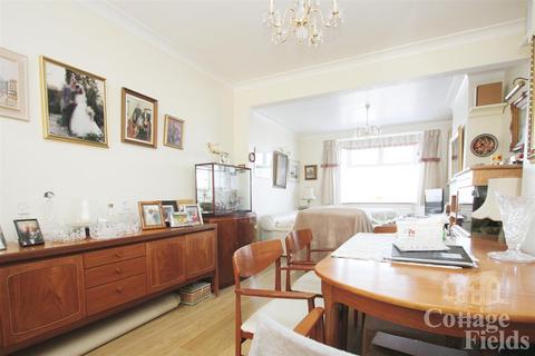 3 bedroom terraced house for sale, Willow Road, Enfield Town, EN1 - Extended Tunnel Link House