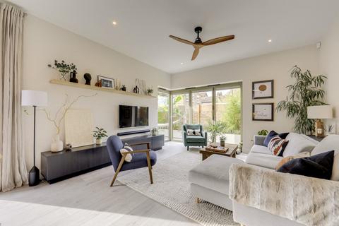 8 Aldworth Grove, London, SE13 6HJ