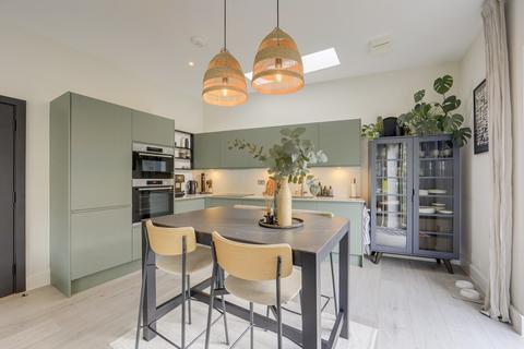 8 Aldworth Grove, London, SE13 6HJ