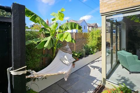 8 Aldworth Grove, London, SE13 6HJ