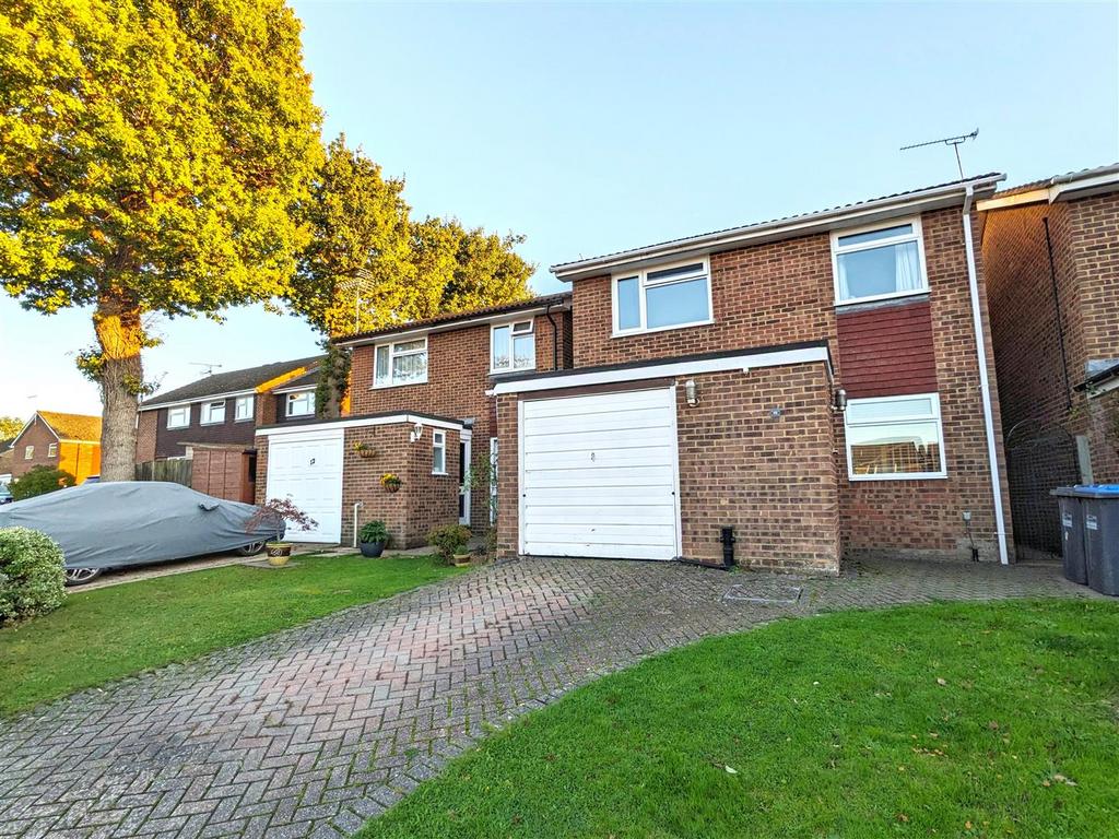 Burdocks Drive, Burgess Hill 3 bed detached house for sale £450,000