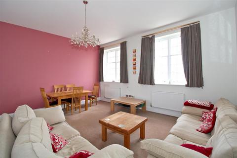 2 bedroom flat for sale, College Road, Seaford