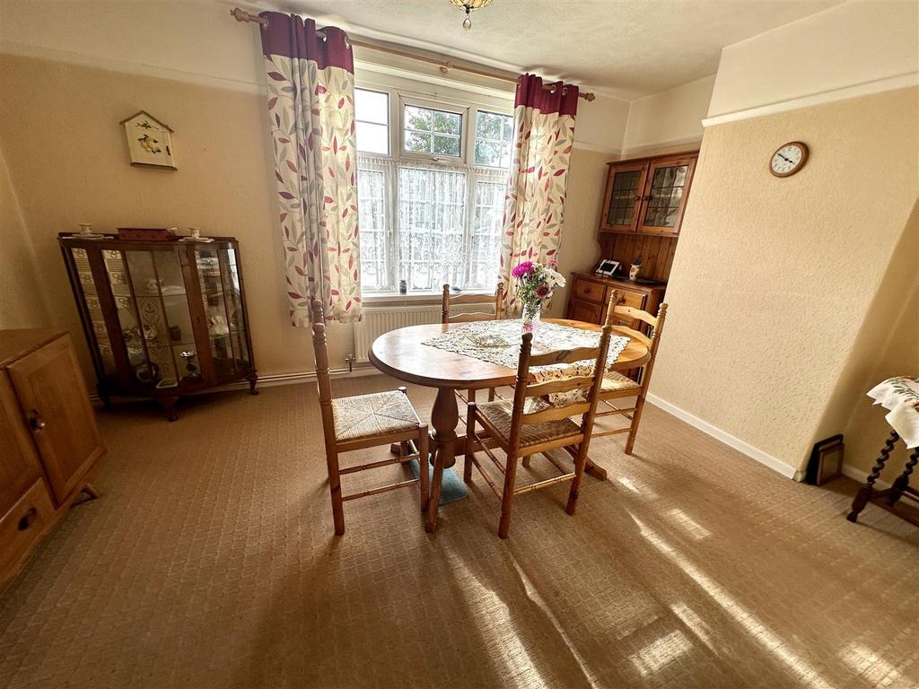 Colcot Road, Barry 3 bed semidetached house for sale £285,000