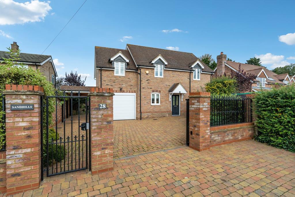 Shefford Road, Clifton, Shefford, SG17 5 bed detached house for sale