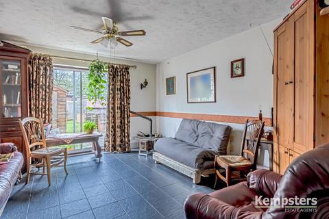 10 Magnolia Close, South Ockendon, RM15 6TE