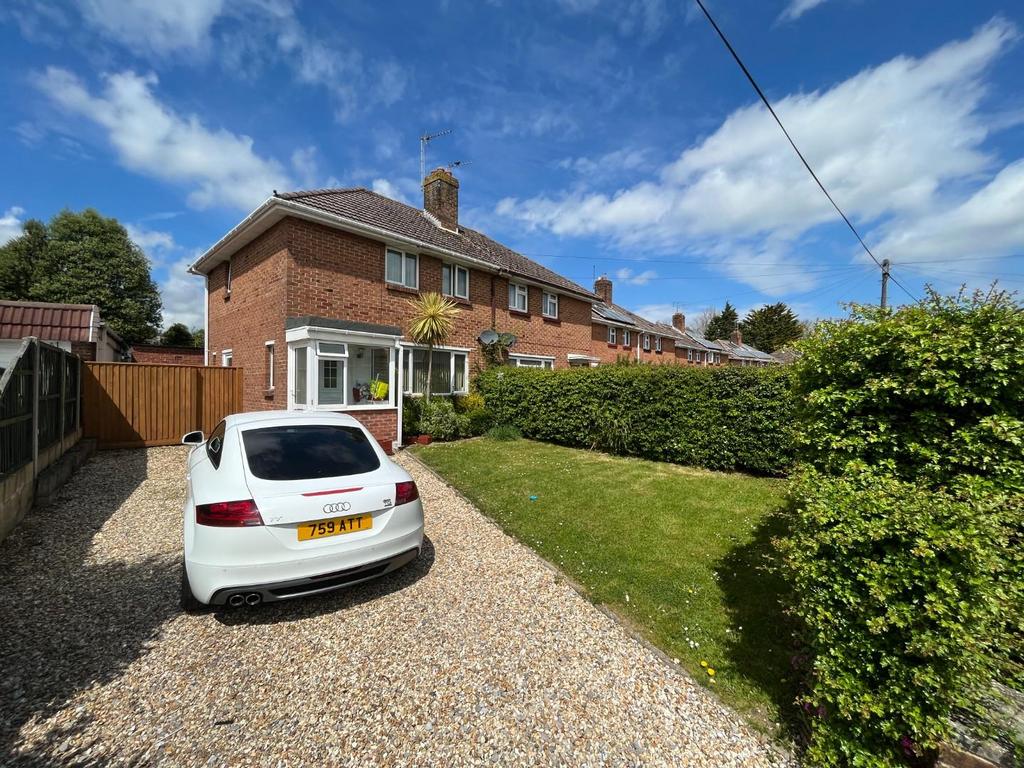 Wavell Avenue, Poole 2 bed semidetached house for sale £279,000