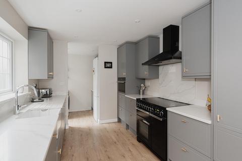 22 Windmill Close, Epsom, KT17 3AL
