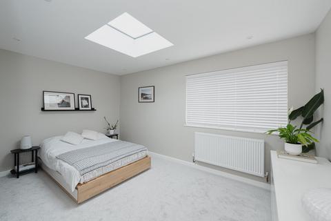 22 Windmill Close, Epsom, KT17 3AL