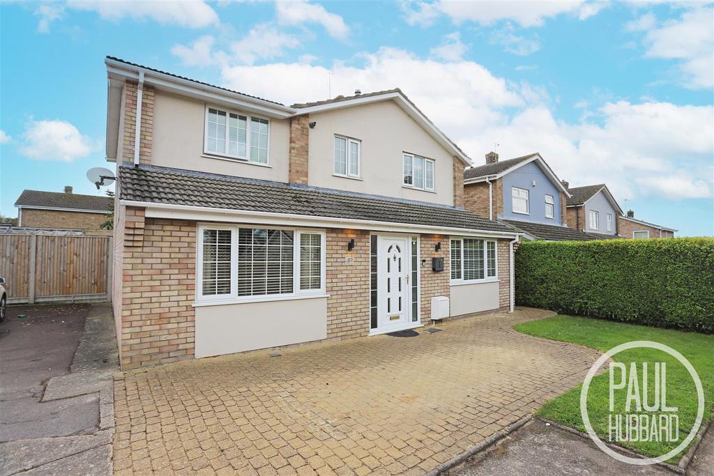 Chiltern Crescent, Oulton, NR32 4 bed detached house for sale £375,000