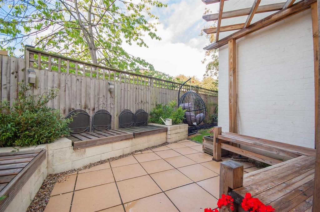 PATIO.jpg