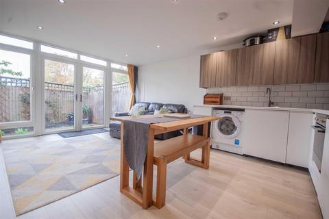 1, Celmeres Court, 77 Springfield Road, Chelmsford, CM2 6JG