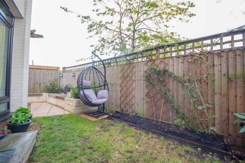 1, Celmeres Court, 77 Springfield Road, Chelmsford, CM2 6JG