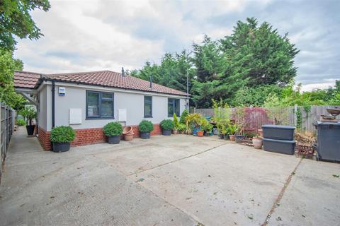2 bedroom detached bungalow for sale, Westway, Chelmsford