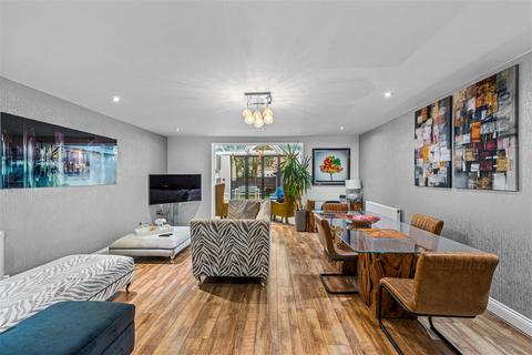 6 Arden Close, Hayes, UB4 9UZ