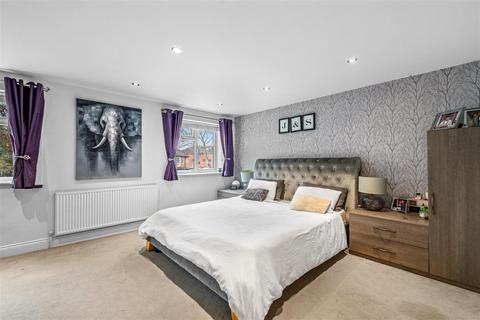 6 Arden Close, Hayes, UB4 9UZ