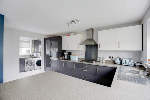 13 Badgers Brook Rise, Ystradowen, Cowbridge, CF71 7TW