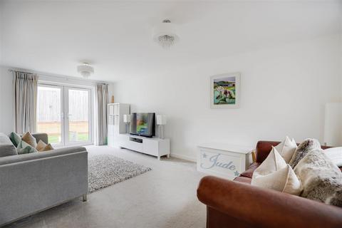 13 Badgers Brook Rise, Ystradowen, Cowbridge, CF71 7TW