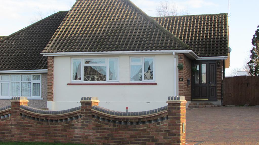 Broadlands Avenue, Rayleigh SS6 3 bed semidetached bungalow to rent