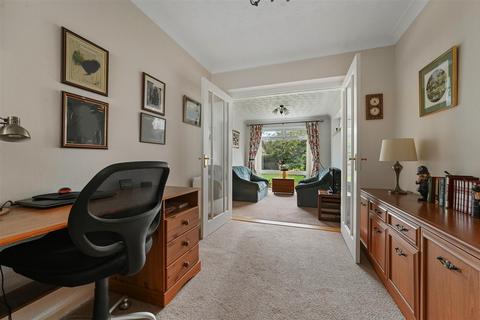 25 Cornwall Close, Lawford, Manningtree, CO11 2ES