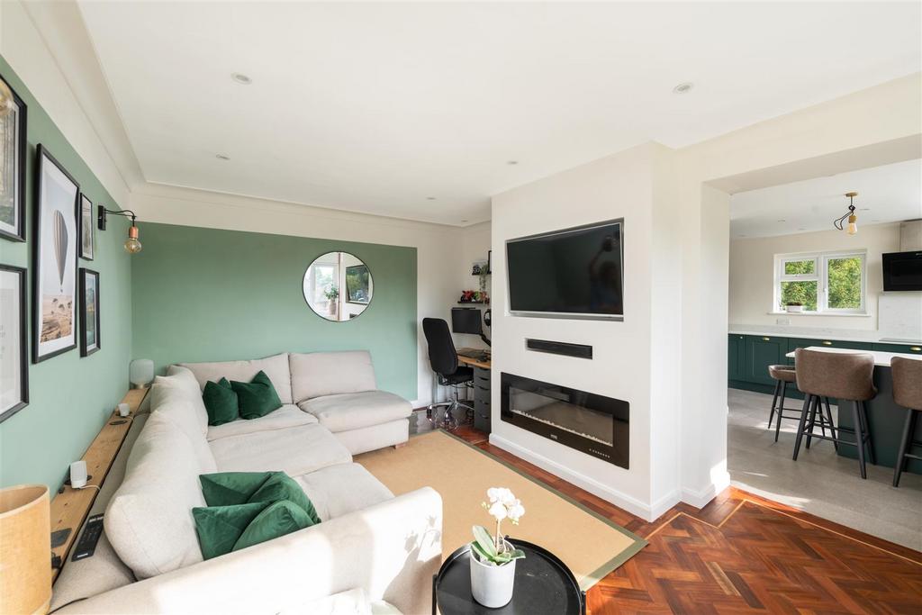 26 Merrywood Park internals14.jpg