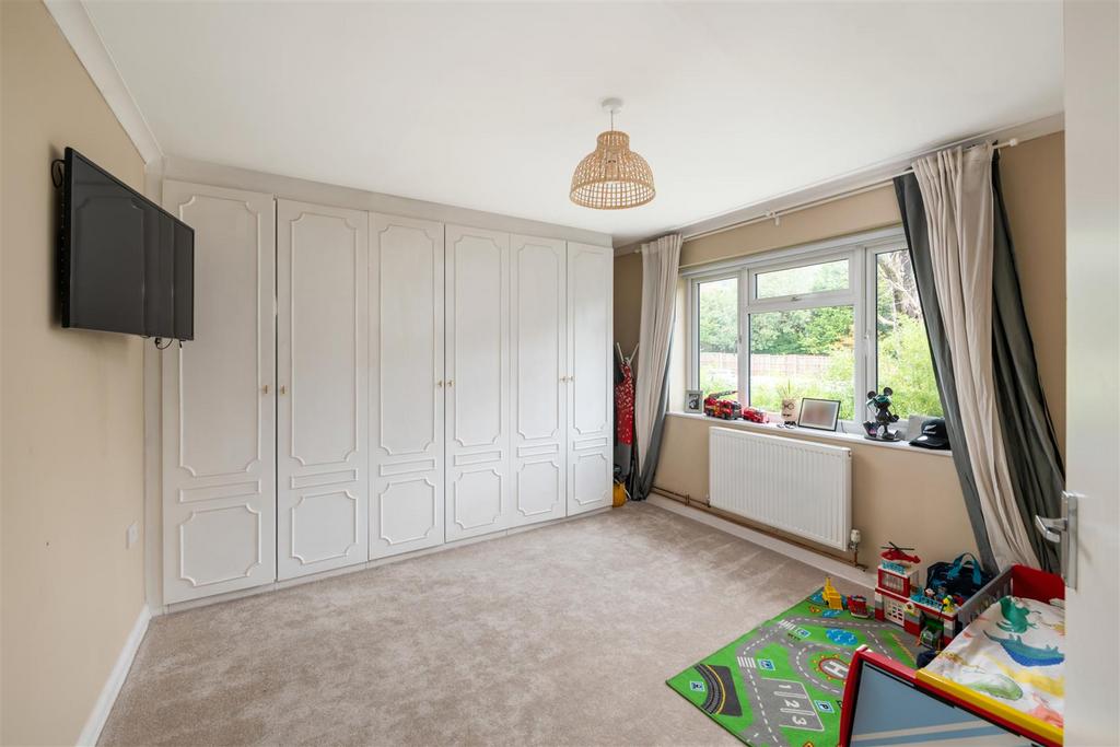 26 Merrywood Park internals4.jpg
