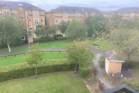 3 bedroom flat to rent - 11 Venneit CloseRoger Dudman WayOxford