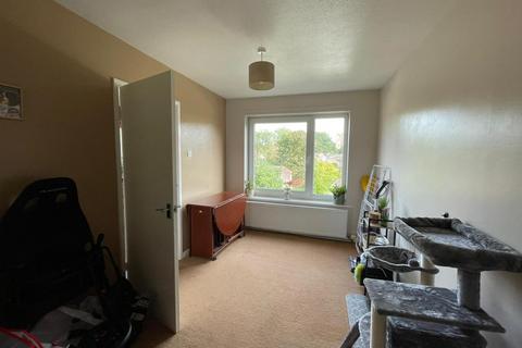70 Everlands, Cam, Dursley, GL11 5NL