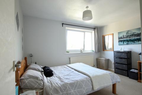 70 Everlands, Cam, Dursley, GL11 5NL