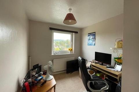 70 Everlands, Cam, Dursley, GL11 5NL