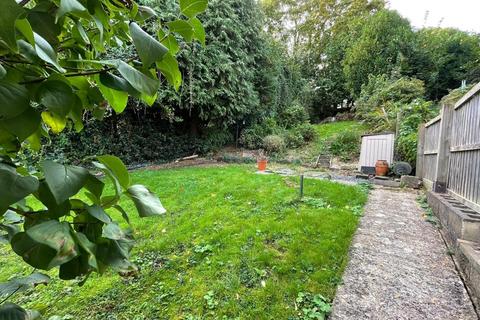 70 Everlands, Cam, Dursley, GL11 5NL